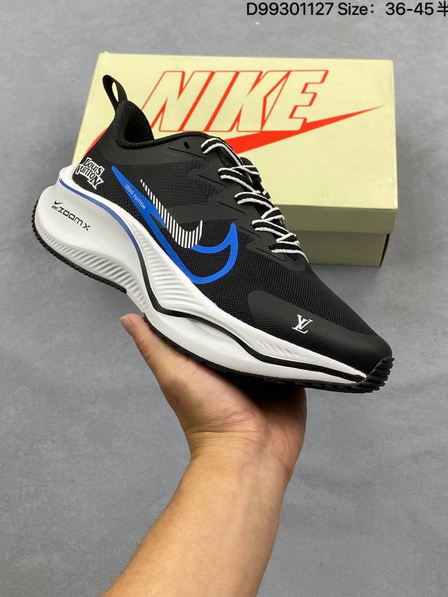 Nike pegasus plus 舒适百搭防滑耐磨 低帮 休闲跑步鞋 采用全新双层超轻透气网眼布材质 内里嵌入定型海绵 中底搭载前Zoom 全掌React配置