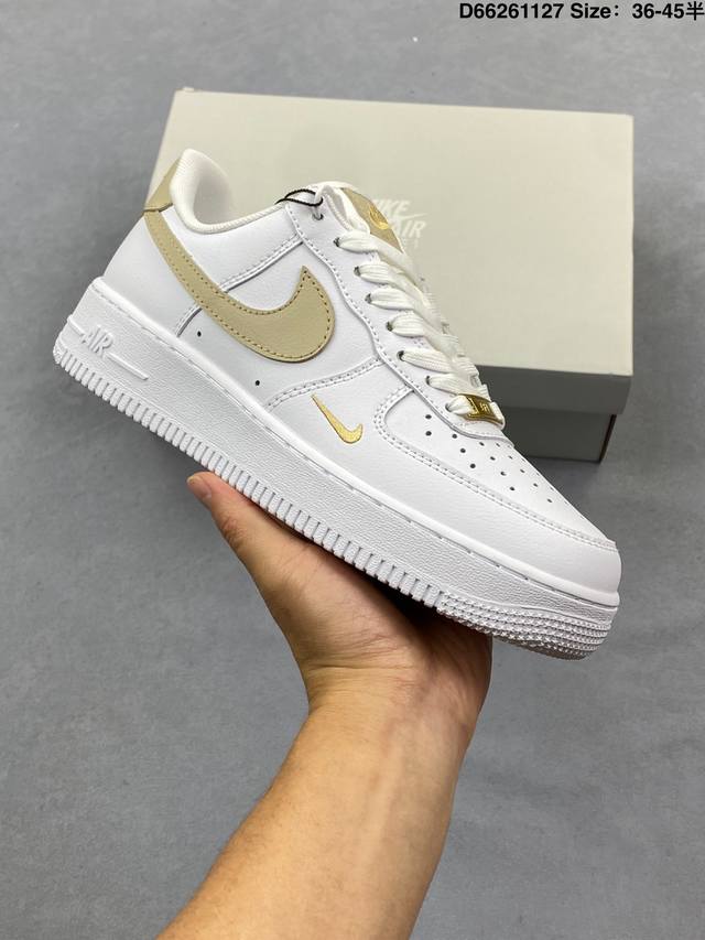 耐克Nike Air Force 1’07空军一号低帮百搭休闲运动板鞋。柔软、弹性十足的缓震性能和出色的中底设计，横跨复古与现代的外型结合，造就出风靡全球三十多