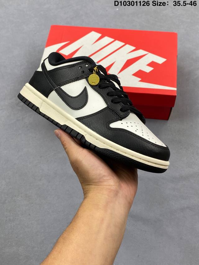 耐克Nike Sb Dunk Low 扣篮系列 复古低帮休闲运动滑板板鞋。采用脚感柔软舒适Zoomair气垫，有效吸收滑板等极限运动在落地时带来的冲击力，为街头