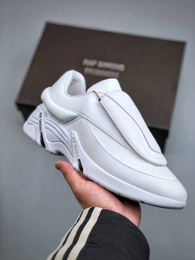 Raf Simons Cylon-21 潮流运动 织物皮革 圆头系带 低帮休闲鞋采用光滑皮革 网眼和绒面革制成 饰有橡胶细节 具有系带封口 圆头款式 织物衬里和