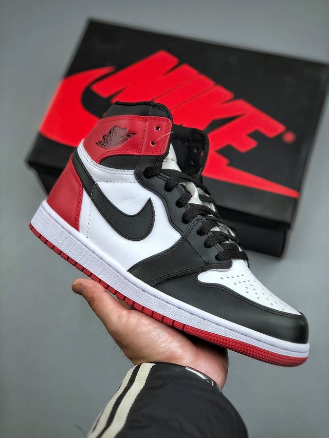 Air Jordan 1 Retro High Og 同价区间无对手 性价比触顶 东莞大厂极限压缩利润国内顶级头层皮料订染 用料绝不含糊 工艺方面大到整体鞋型