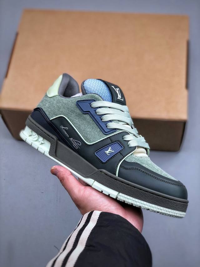 Ys纯原 顶级莞产 Louis Vuitton 路易威登 Lv Trainer 牛皮革 原楦原纸版开模，鞋型立体饱满 零毛边、零溢胶、零线头瑕疵 细节与原版一致