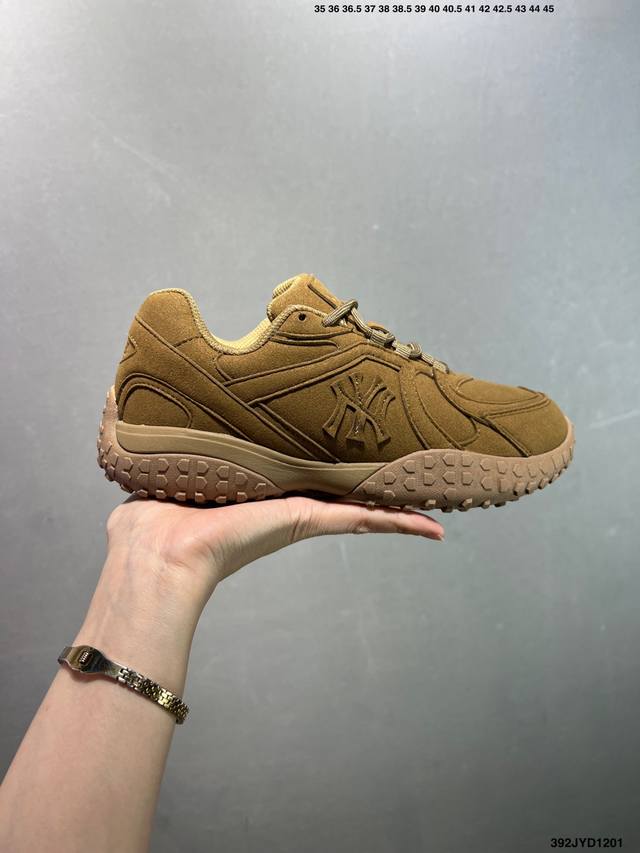 公司级Mlb Trophy Vintage S D纽约洋基队 潮流时尚厚底运动鞋 以复古基调书写千禧美学 融合现代机能元素风格重塑经典老爹鞋 厚底设计轻盈增高放