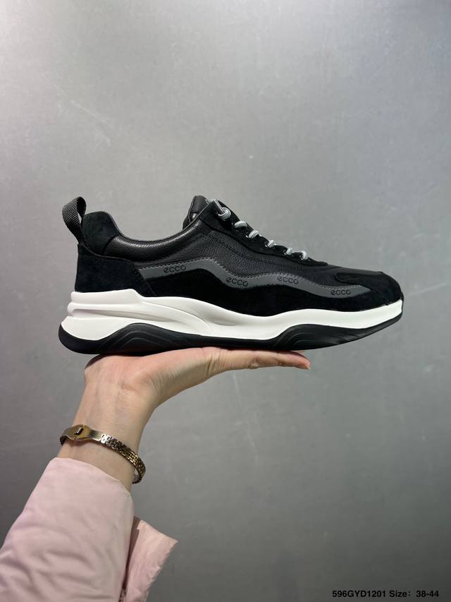 公司级Ecco爱步男鞋 百搭休闲老爹鞋 柔酷8号系列运动鞋 经典和现代工艺品质融合 精选小牛皮面料 舒适柔软细腻 版型楦型上脚非常到位 四季热销款 独有鞋型设计