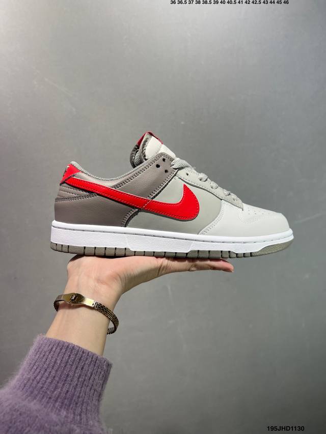 公司级Nike Dunk Sb Low 全新配色 定制Dunk Sb顾名思义，具有经典的Dunk血缘，又注入了更多的时尚元素。相较于普通的Dunk滑板鞋，改良版