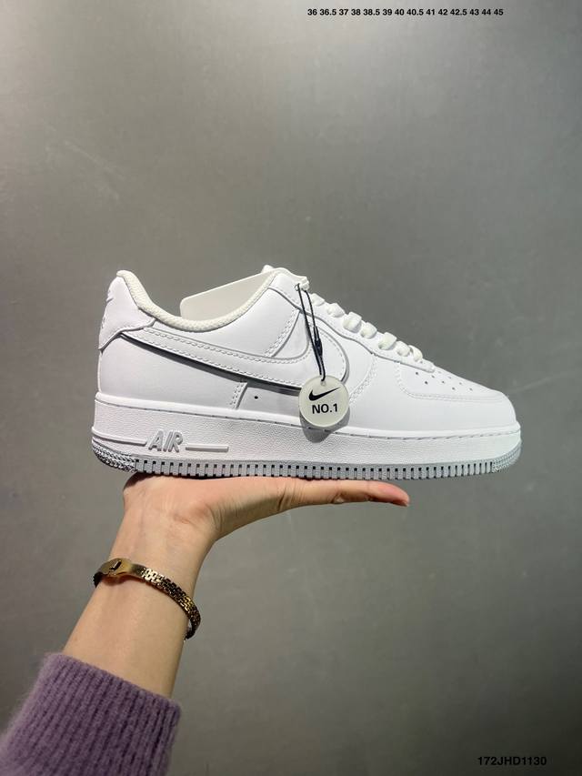 耐克Nike Air Force 1 Low 空军一号低帮百搭休闲运动板鞋。柔软、弹性十足的缓震性能和出色的中底设计，横跨复古与现代的外型结合，造就出风靡全球三