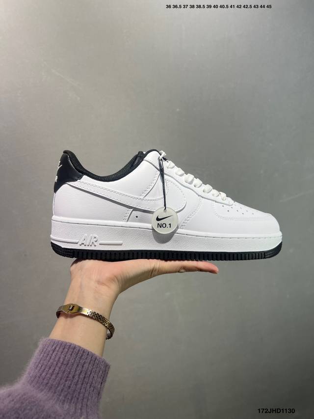 耐克Nike Air Force 1 Low 空军一号低帮百搭休闲运动板鞋。柔软、弹性十足的缓震性能和出色的中底设计，横跨复古与现代的外型结合，造就出风靡全球三