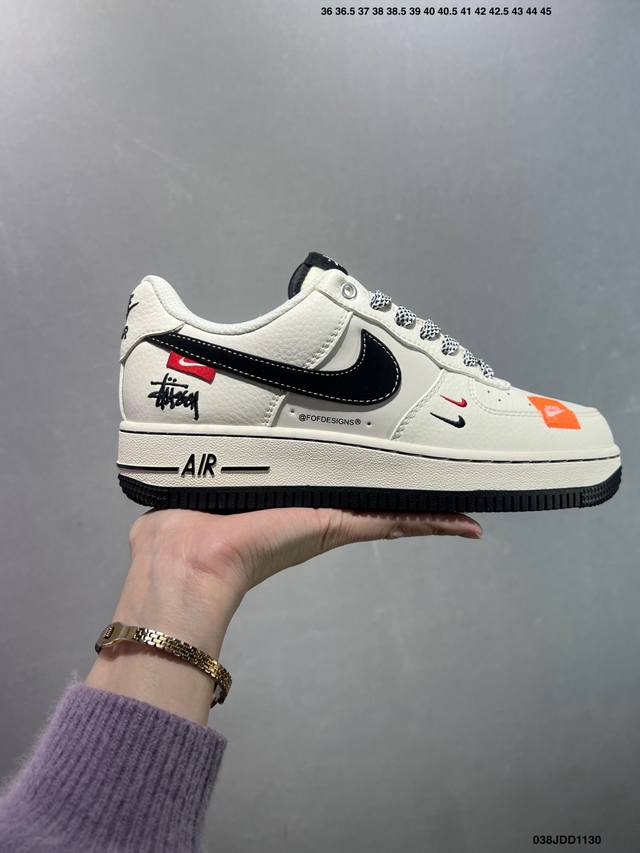 特价Nk Air Force 1′07 Low 空军一号低帮百搭休闲运动板鞋 Sj1198-108 柔软、弹性十足的缓震性能和出色的中底设计 横跨复古与现代的外