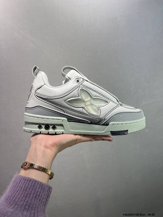 路易威登 Louis Vuitton Lv路易威登板鞋 新款 Lv Trainer最新配色运动鞋 L家 篮球鞋风格运动鞋 该鞋由艺术总监 Virgil Ablo