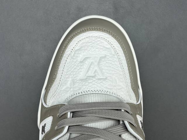 渠道优势 ！ 广州版 驴牌 Lv Trainer 情侣限定系列 休闲 低帮 时尚板鞋 尺码 35 36 37 38 39 40 41 42 43 44 45 男