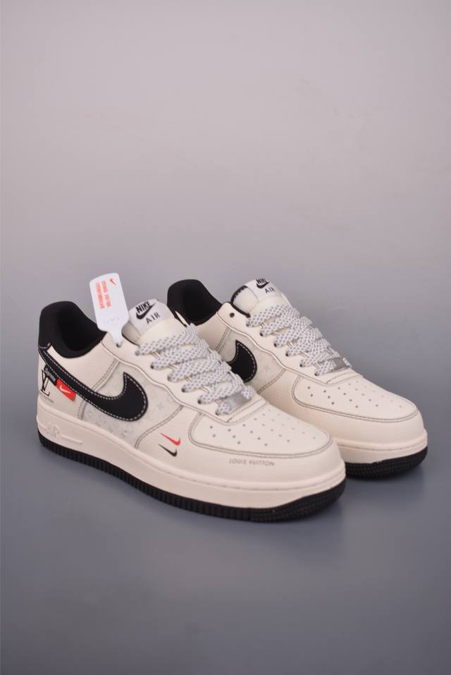Nike Air Force 1 Low Lv联名 原楦头原纸板 打造纯正空军版型 专注外贸渠道 全掌内置蜂窝气垫 原盒配件 原厂中底钢印、拉帮完美 官方货号: