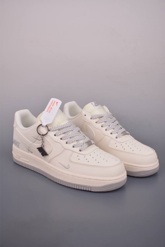 Nike Air Force 1 Low 米白灰 原楦头原纸板 打造纯正空军版型 专注外贸渠道 全掌内置蜂窝气垫 原盒配件 原厂中底钢印、拉帮完美 官方货号: