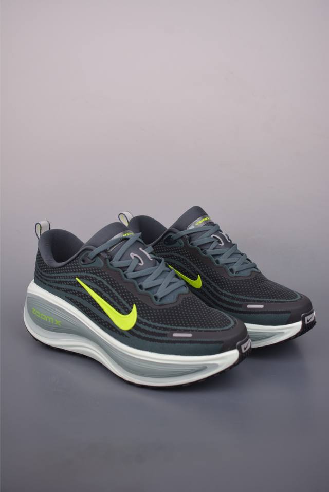 Nike Air Zoom Vomero plus 全新科技提前原鞋开发 纯原版本 区别市面真标版本 必定是官方强力主推款式，真正的Zoom缓震科技嵌入如假包退