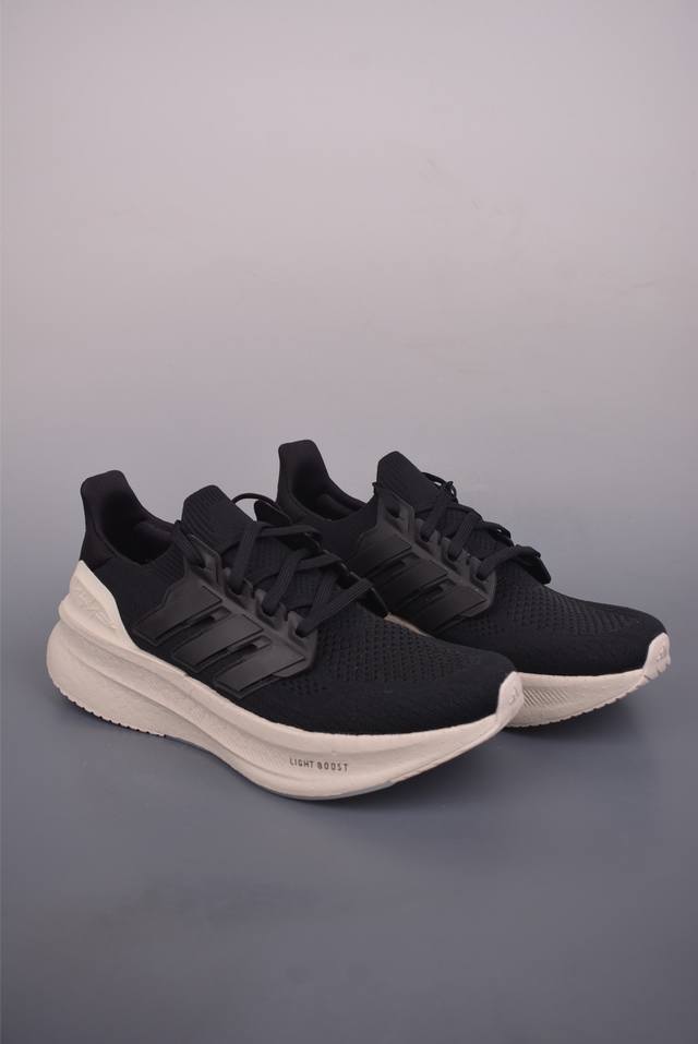 Y-3 Ultraboost 5 联名款 缓震运动休闲轻便透气跑步鞋 采用Adidas primeknit鞋面 裹脚舒适 搭载Boost技术 为运动添舒适 还搭