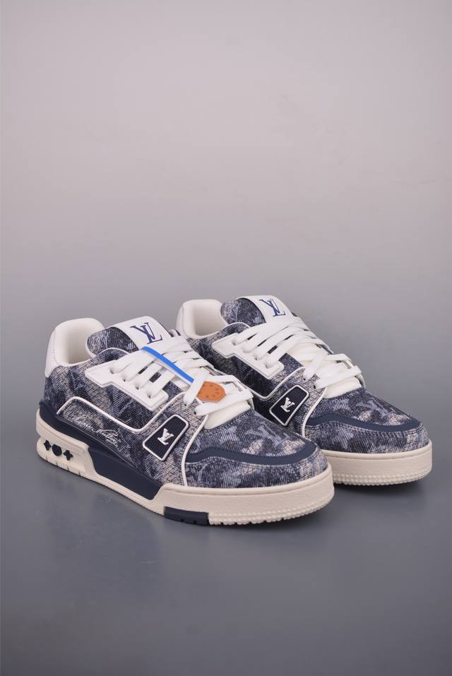 S Lv Trainer 限定联名 最新配色国内限定无售 原版购入历时近两个月开发打造 经典多拼色超好看 原版完美楦型 调试了两个月 鞋面独家订制压纹粒面小牛皮