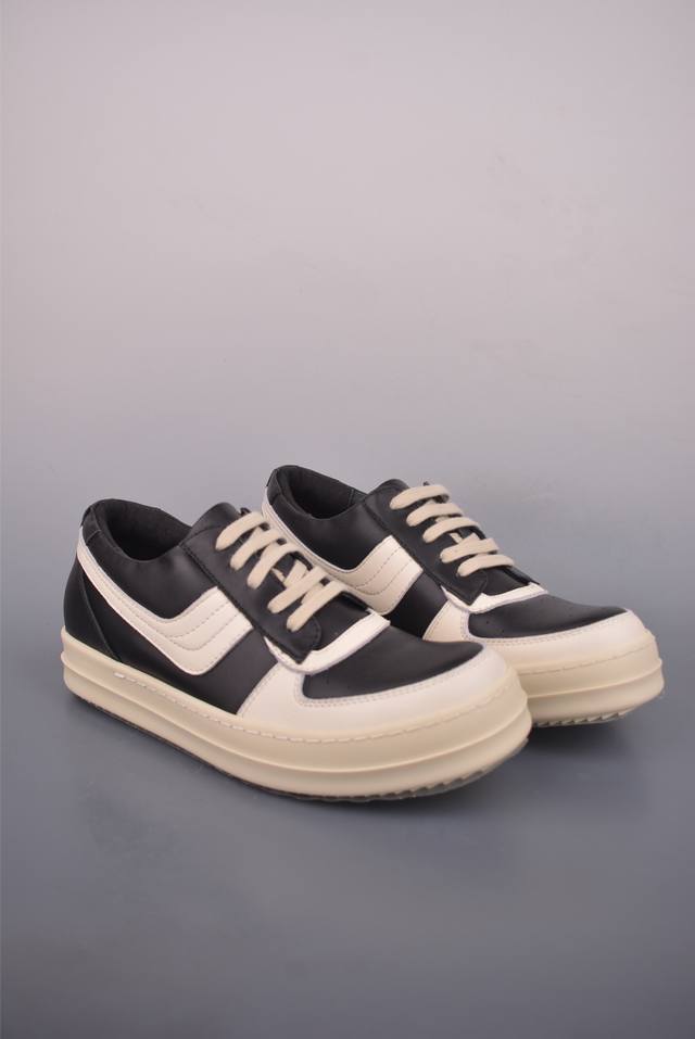 Ro欧文斯Rickowens 主线 经典西瓜头款式“Ro低帮 莞产A级货 进口原料牛皮 鞋头采用原版一致工艺 又翘又歪的效果目前这个技术市面上的任何版本都达不到