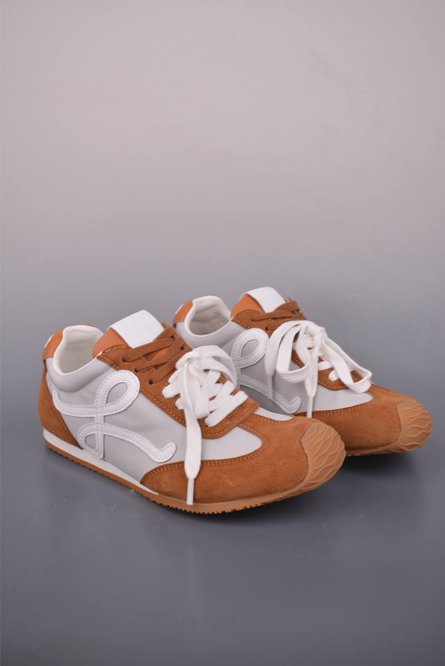 罗意威 Loewe Ballet Runner 25Ss 春季新款爆款芭蕾舞鞋 2.0系列 阿甘复古风德训薄底百搭休闲运动鞋 独家定制Nfc芯片版本 任意细节不