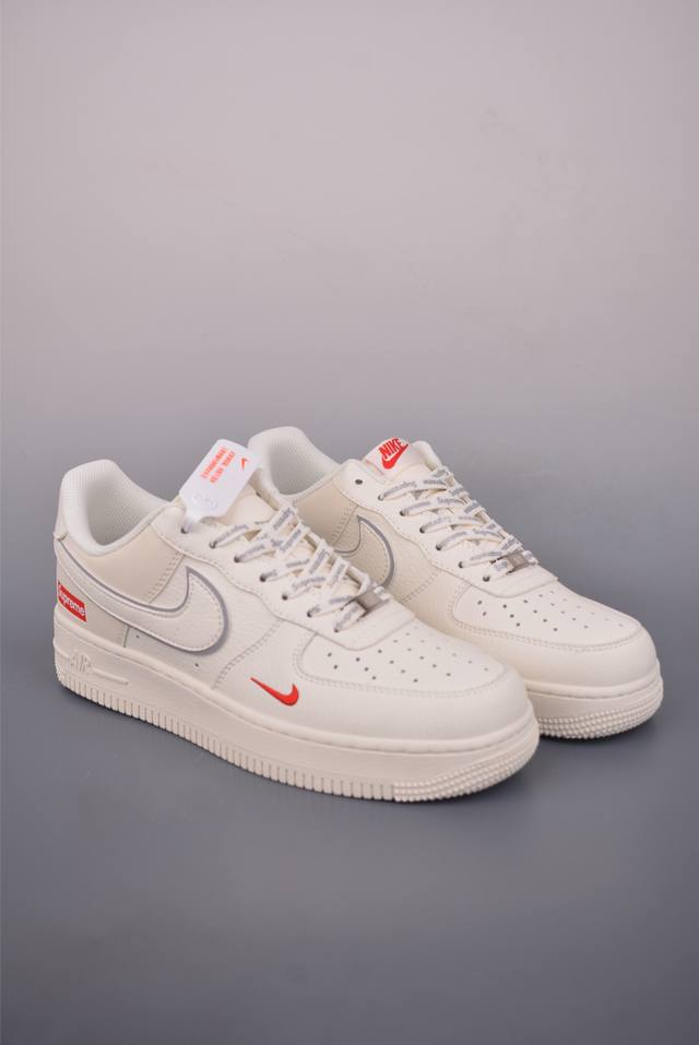 Nike Air Force 1 Low Supreme联名 原楦头原纸板 打造纯正空军版型 专注外贸渠道 全掌内置蜂窝气垫 原盒配件 原厂中底钢印、拉帮完美