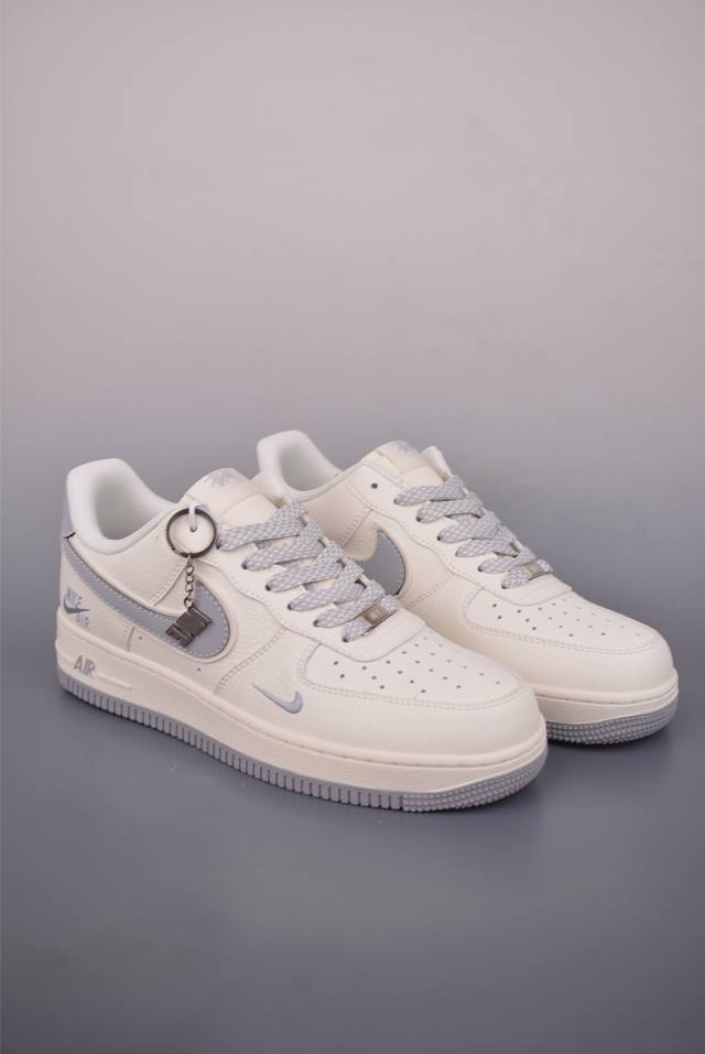 Nike Air Force 1 Low 米白灰 原楦头原纸板 打造纯正空军版型 专注外贸渠道 全掌内置蜂窝气垫 原盒配件 原厂中底钢印、拉帮完美 官方货号: