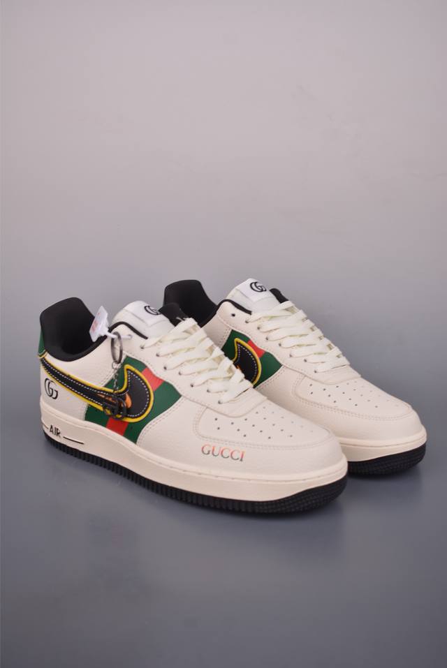 Nike Air Force 1 Low 古驰联名 原楦头原纸板 打造纯正空军版型 专注外贸渠道 全掌内置蜂窝气垫 原盒配件 原厂中底钢印、拉帮完美 官方货号: