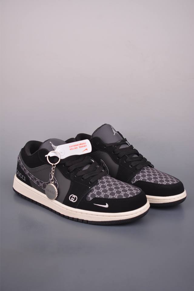 Nike Jordan Air Jordan 1 Gucci联名 纯原大厂出品 极力推荐 定制鞋盒 大厂纯原品质出货 超高清洁度 皮料切割干净无任何毛边 细节完