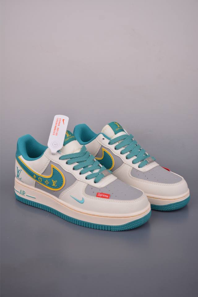 Nike Air Force 1 Low Lv联名 原楦头原纸板 打造纯正空军版型 专注外贸渠道 全掌内置蜂窝气垫 原盒配件 原厂中底钢印、拉帮完美 官方货号: