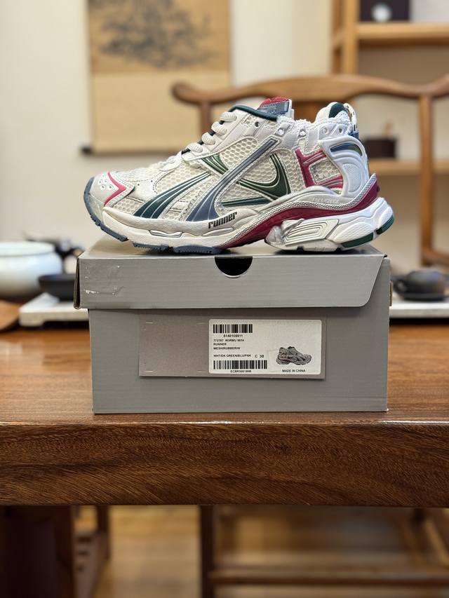 纯原版本 巴黎7.5代 913-42货号 9934 资讯：新款Balenciaga 巴黎世家-Runner、是通过溢胶、做旧、缝线等细节，展示了设计师 Demn
