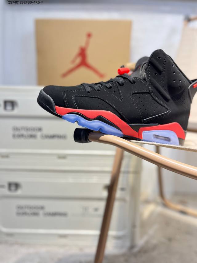 Air Jordan Aj6 完美呈现六代版型 一比一鞋头弧度高度鞋身弧度 此版本只针对中端市场 皮料材质有所更替 其他数据细节工艺流程均保持一致 定制优质皮料