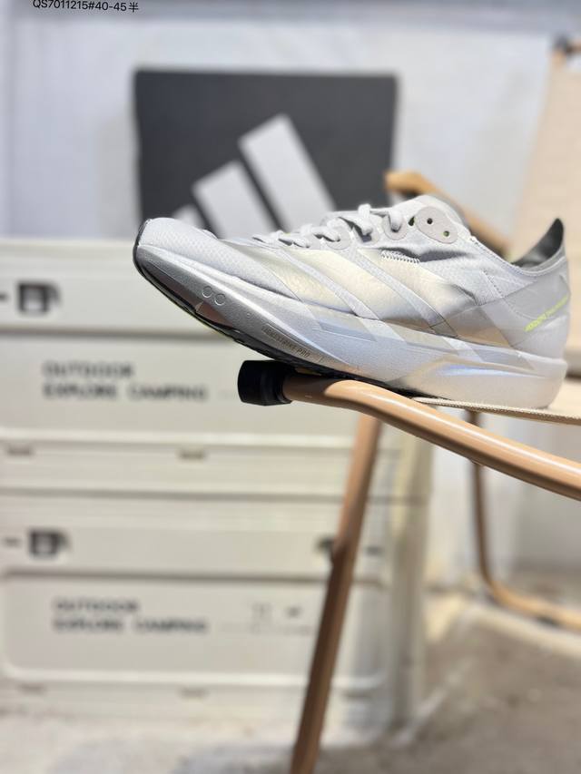 Adidas Adizero Takumi Sen 11 W 阿迪达斯 耐磨减震专业跑步鞋 无论是平时训练还是马拉松 让这款跑步鞋伴你畅快开跑 兼具舒适性和结构