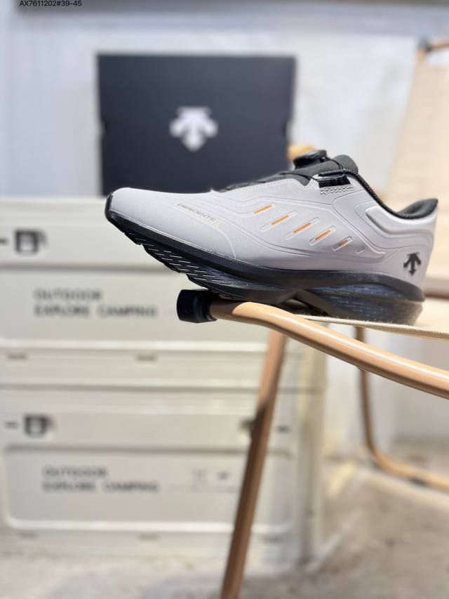 迪桑特Descente Enerzite Lavitate 1.5 Knit 时尚防滑 低帮跑步鞋 针织网布无缝拼接鞋面轻薄通透减少摩擦 进口Z Foam缓震中