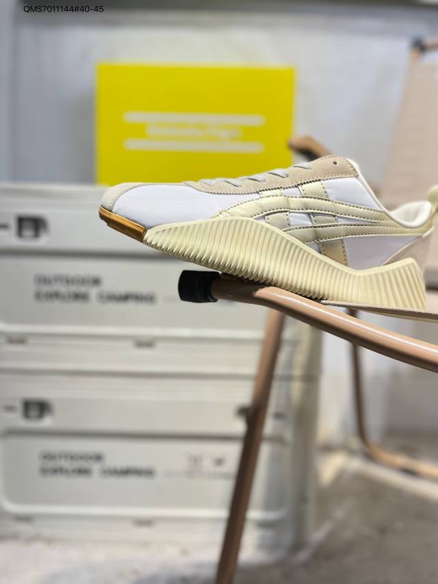 Onitsuka Tiger鬼塚虎 Acromount 百搭舒适 复古运动耐磨 低帮休闲鞋 从20世纪70年代展开的陆上扣球中获得设计灵感 将具有复古感的面料和