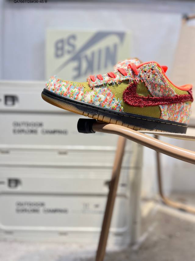 耐克Nike Dunk Low 板鞋Sb系列经典百搭休闲运动板鞋加厚鞋舌的填充，使舒适性大大提升，同时也更方便穿脱中底部分则加入了脚感柔软舒适Zoomair气垫