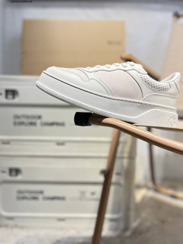 Gucci古驰 皮革 织蒂细节 圆头系带厚底 低帮板鞋 男女款 时尚撞色 拼接头层牛皮可感知的柔软皮料，舒适脚感轻松学控，侧面撞色织带点亮视觉焦点 防磨脚 软包