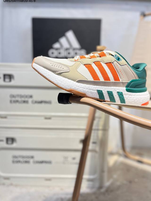 Ad Equipment+ 阿迪 年新款缓震透气爆米花休闲跑鞋Adidas Eqt系列，旨在为满足跑步者需要而生。如今，它搭载了Boost科技，含舒适鞋面和别致