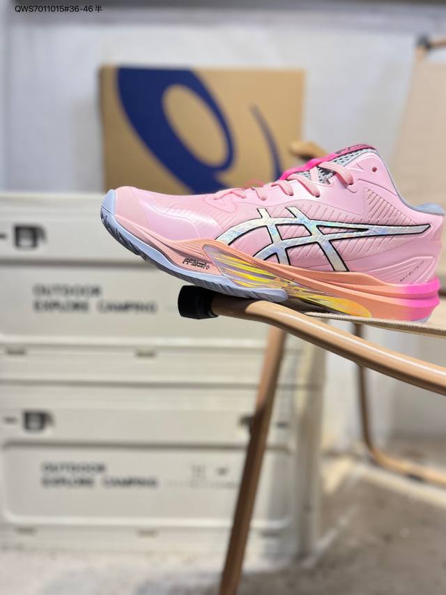 Asics Meatspeed Sky亚瑟士经典跑鞋 如今机能风和户外风吹得正劲，便是主打“Urban Outdoor机能越野风格”，城市和户外场景都能轻松应对