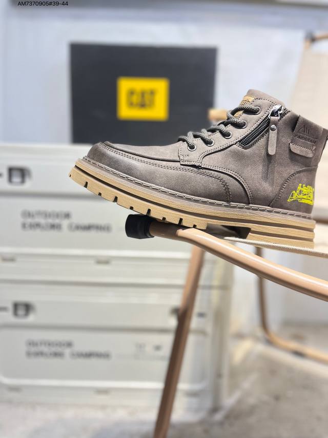 Cat 卡特 硬汉推土机品牌 系列工装休闲鞋 天猫同款 全新出炉 工艺品质 专为高端海淘代购客户准备 鞋面采用头层磨砂牛皮 此款每年销量爆炸pwc44100 A