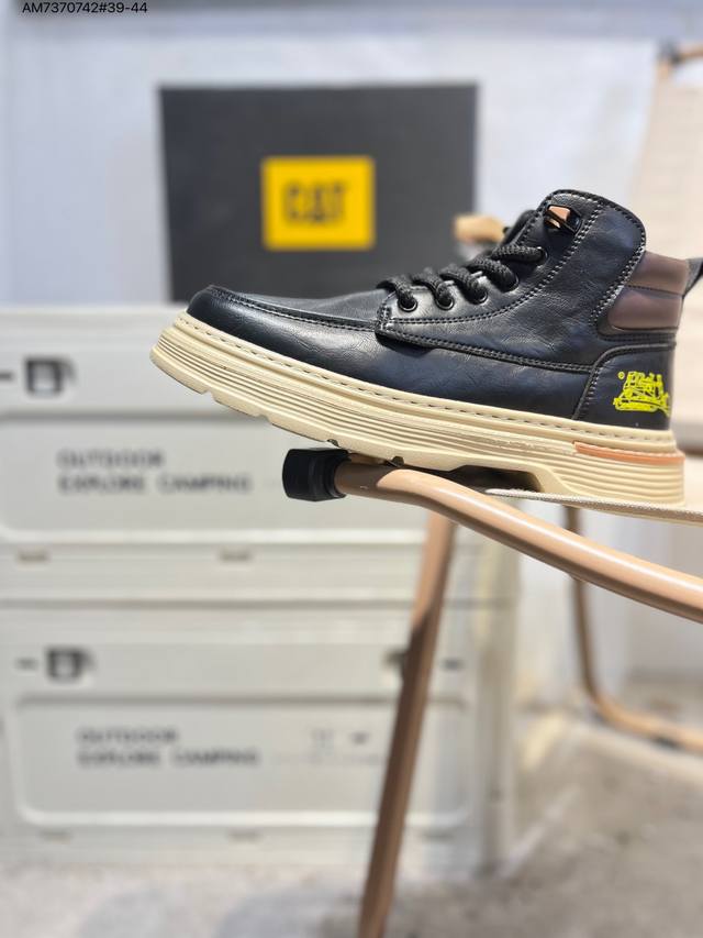 Cat 卡特 硬汉推土机品牌 系列工装休闲鞋 天猫同款 全新出炉 工艺品质 专为高端海淘代购客户准备 鞋面采用头层磨砂牛皮 此款每年销量爆炸pwc44100 A