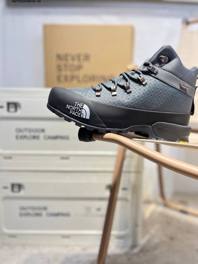 原楦型开发纸版#采用防剐蹭复合牛津布料组合模塑鞋头橡胶片鞋面材质#中底嵌入Eva缓震组合耐磨锯齿耐磨橡胶大底北面机能风鞋太酷了著名户外品牌-北面 The Nor