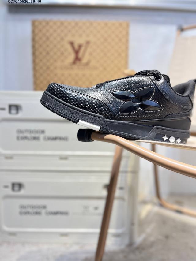 路易威登 Louis Vuitton Lv路易威登板鞋 新款 Lv Trainer最新配色运动鞋 L家 篮球鞋风格运动鞋 该鞋由艺术总监 Virgil Ablo