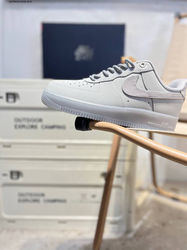 耐克 Nike Air Force 1 '07空军一号 百搭休闲运动板鞋。柔软、弹性十足的缓震性能和出色的中底设计，横跨复古与现代的外型结合，造就出风靡全球三十