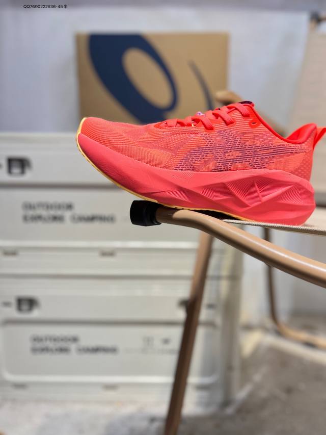 Asics Novablast 5亚瑟士 platinum低帮专业有氧超轻便运动跑步鞋 全新原装数据开发 符合人体工程学 一体式双层编制鞋面 高弹性面料1011