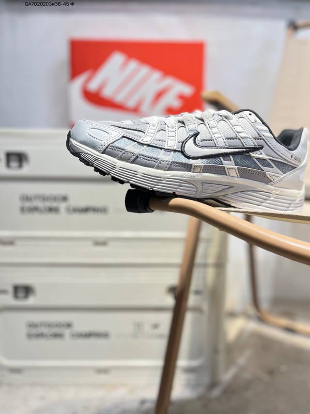 耐克 Nike p-6000 Laser Blue 复古科技个性运动老爹鞋。该鞋款鞋面采用纵横交错的覆面，重现 2000 年代跑鞋风格，同时搭配缓震鞋垫，带来舒