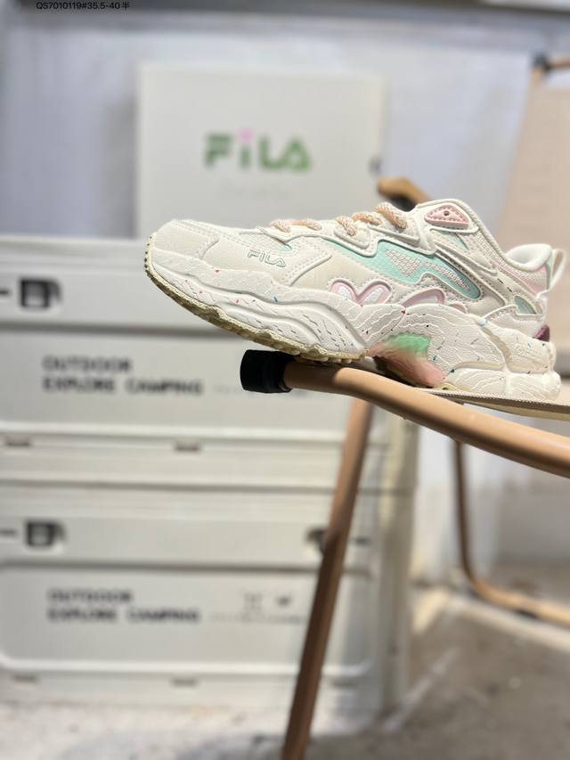 Fila Fusion 斐乐 潮牌低帮运动休闲鞋 Filafusion主要以时尚运动文化 跨界联名为主 结合当下广受欢迎的滑板街篮 棒球、骑行等时尚运动 运用拼