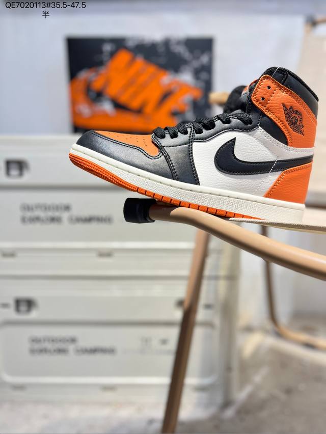 公司级头层皮Air Jordan 1 Retor Aj1经典复古高帮百搭文化篮球鞋 采用软质纳帕头层皮革鞋面#原厂立体填充鞋舌海绵#中底注胶孔及缜密中底拉帮工艺
