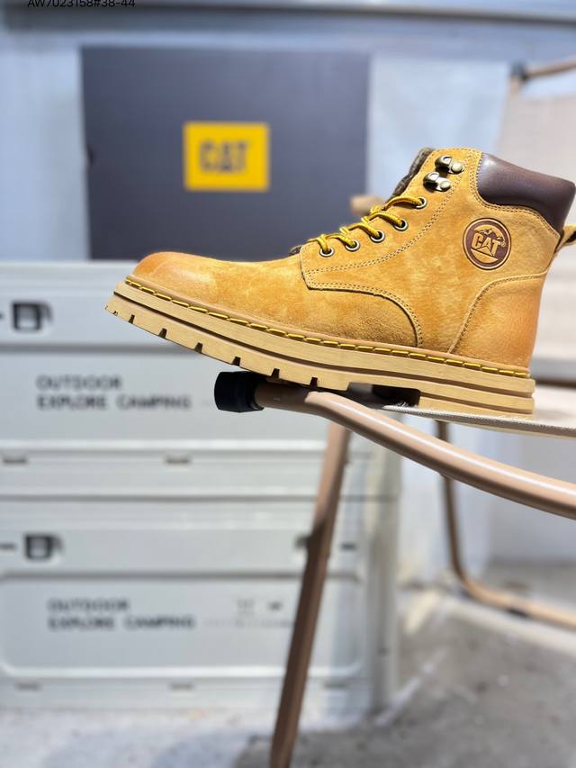 Cat 卡特 硬汉推土机品牌 系列工装休闲鞋 天猫同款 全新出炉 工艺品质 专为高端海淘代购客户准备 鞋面采用头层磨砂牛皮 此款每年销量爆炸p726539M A
