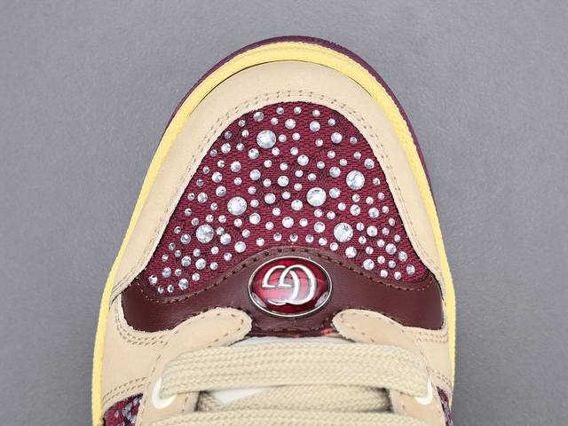 渠道优势， ！ 专柜版：古驰 Guccl古驰 Screener 系列 低帮时尚运动鞋 尺码：35 36 37 38 39 40 女款 注：此款比运动鞋偏大半码，