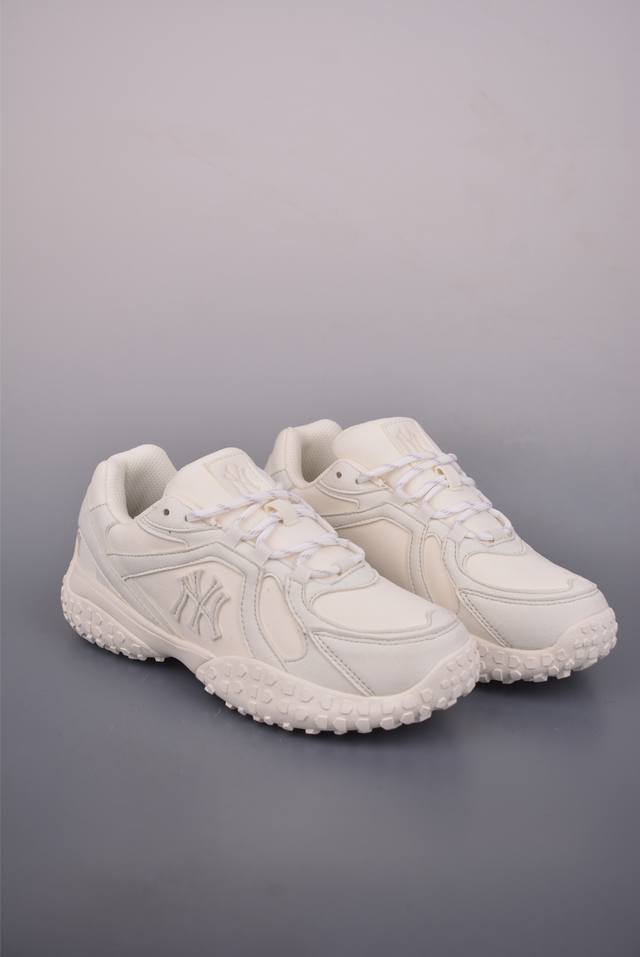 Mlb Trophy Vintage S D纽约洋基队 潮流时尚厚底运动鞋 以复古基调书写千禧美学 融合现代机能元素风格重塑经典老爹鞋 厚底设计轻盈增高放肆游走