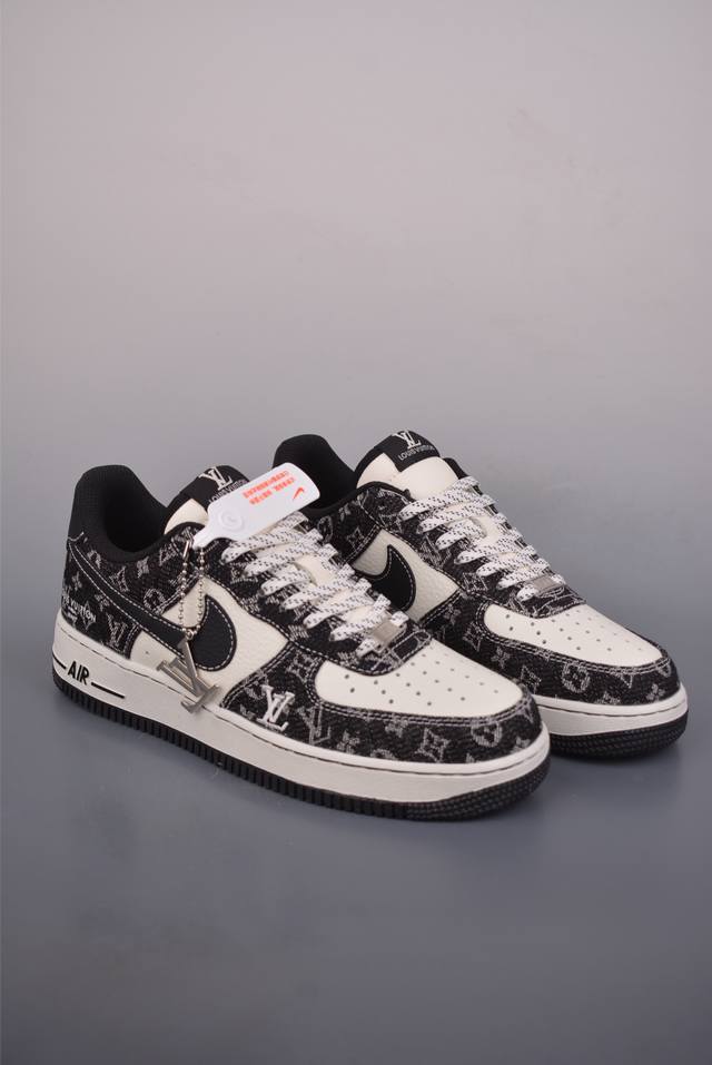Air Force 1 Low Lv联名 原楦头原纸板 打造纯正空军版型 专注外贸渠道 全掌内置蜂窝气垫 原盒配件 原厂中底钢印、拉帮完美 官方货号: Nh06
