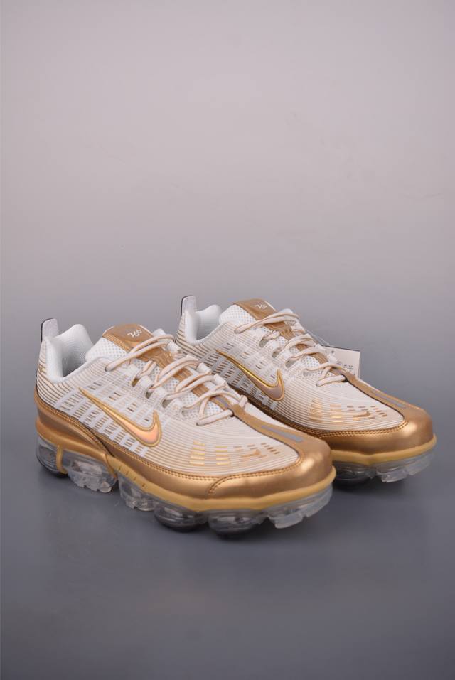 Nike Air Vapormax 360 搭载全掌长气垫鞋款 低帮跑步鞋 匠心打造的鞋面 实现轻质包覆和透气性 鞋身设计舒适的衬里包裹双足 带来自然贴身的感觉