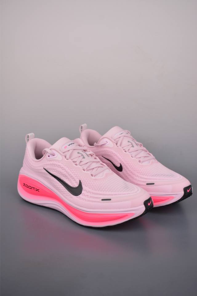 Nike Air Zoom Vomero plus 全新科技提前原鞋开发 纯原版本 区别市面真标版本 必定是官方强力主推款式，真正的Zoom缓震科技嵌入如假包退